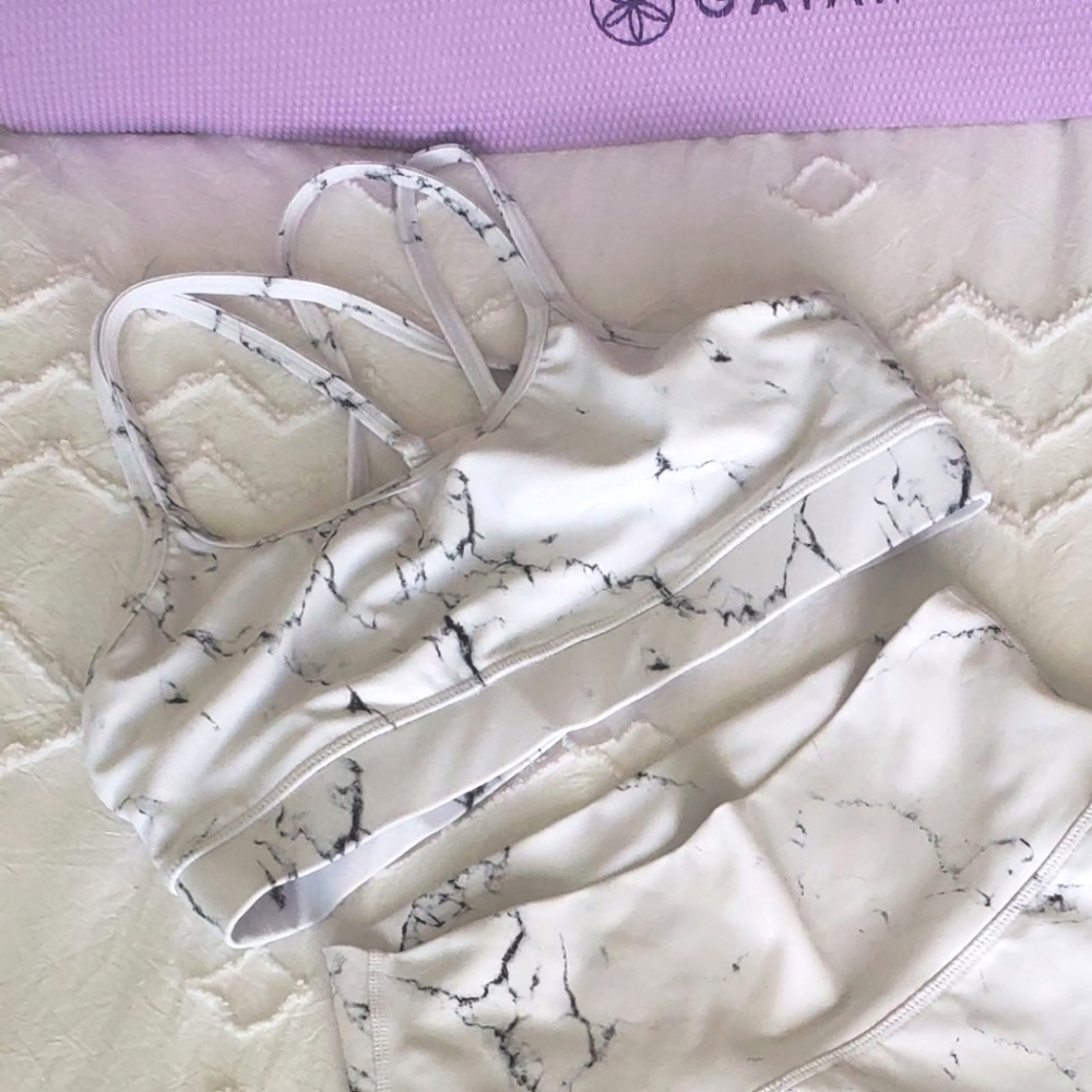 BUFFBUNNY White Marble Sports Bra Top